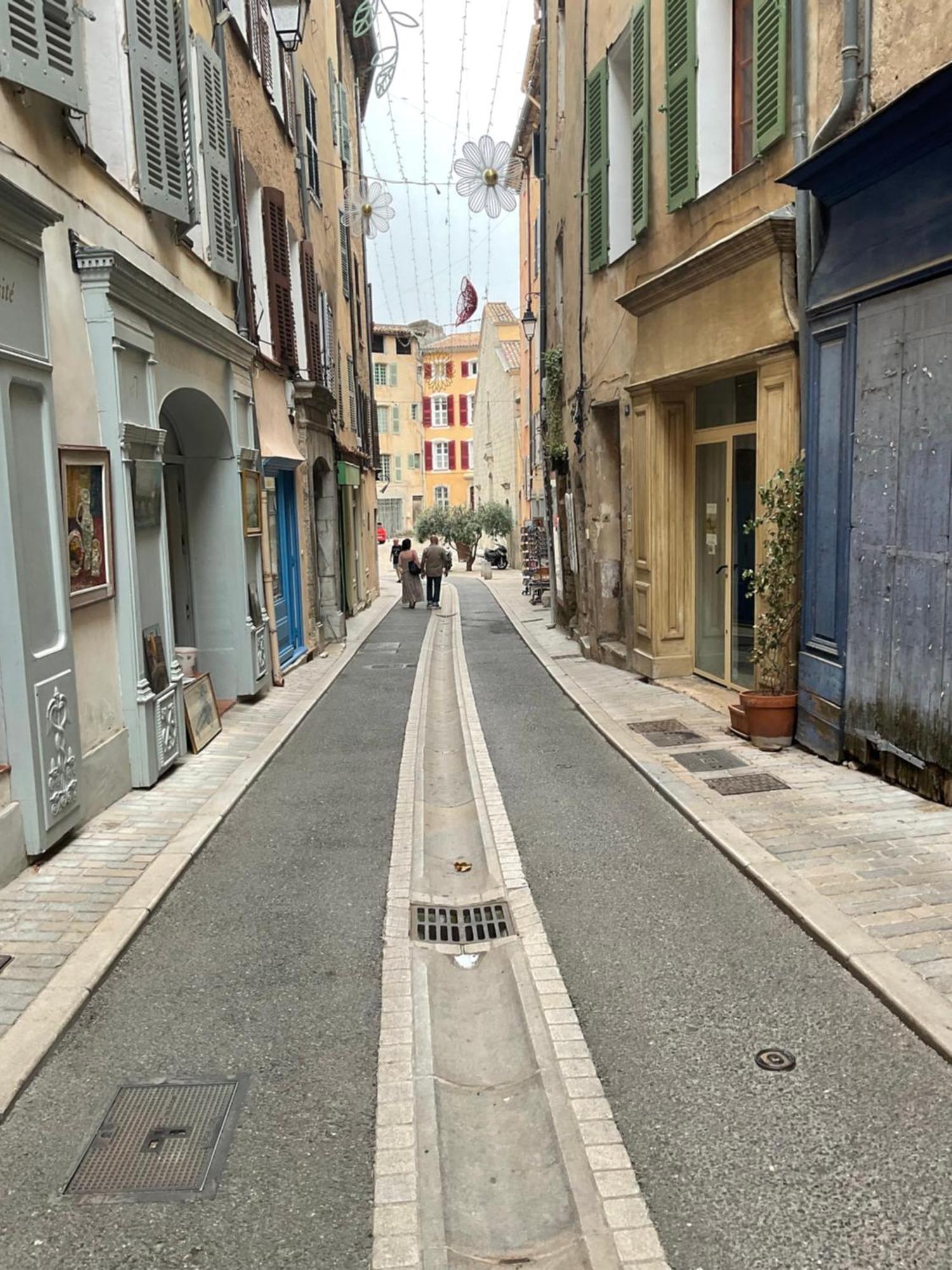 Apartamento Rez De Jardin, Le Pra De Pe Cotignac Exterior foto